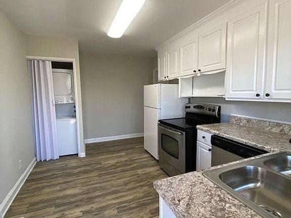 5th image of 32 Bagwell Cir #B
