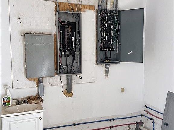 4th image of 19117 Vinson St #21