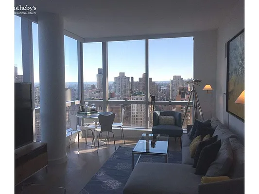 Rented by Sotheby's International Realty | media 2