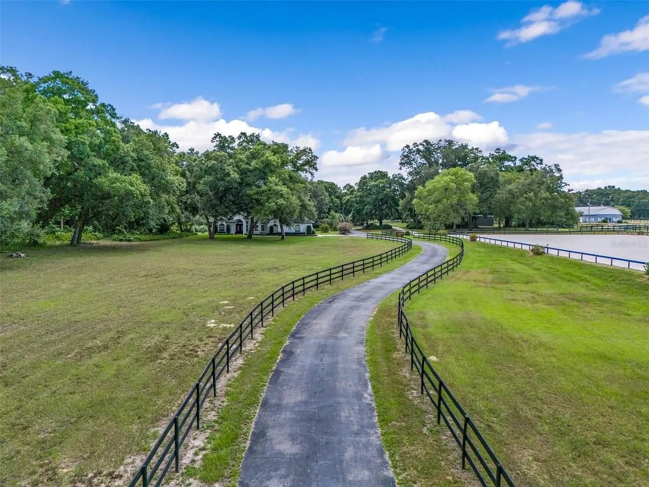 4 bed, 3.5 bath, 3200 sqft, $13,500 — Photo 4