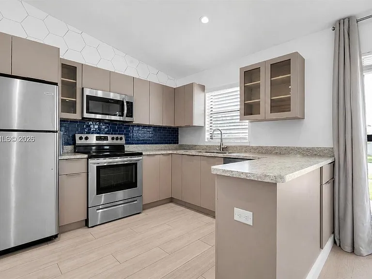 1704 Rodman St #1 — Photo 2
