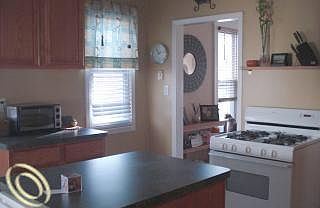 3rd image of 257 Dickinson Ave