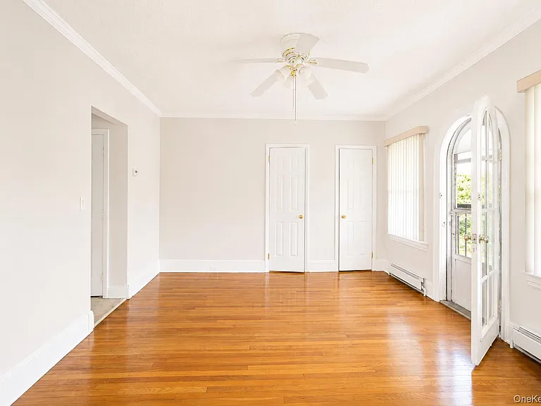 15 W Walnut St — Photo 5