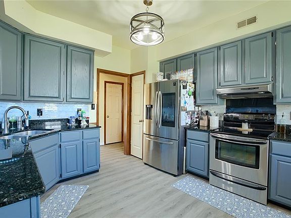 5th image of 859 Melrose Terrace