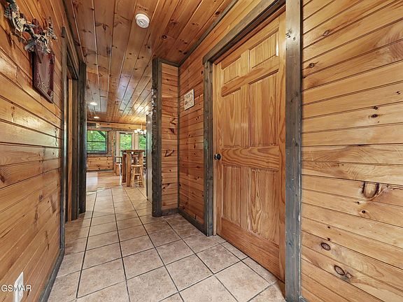 4th image of 831 Spirit Loop Way