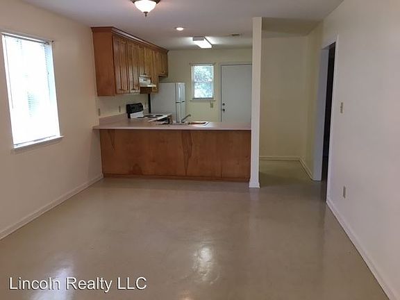 3rd image of 2014 Melrose Dr APT A
