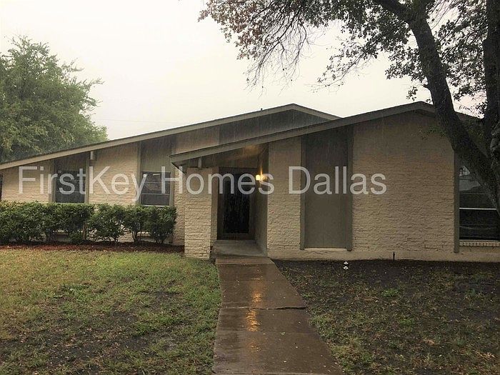 1st image of 841 Pinoak Dr
