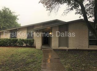 841 Pinoak Dr, Grand Prairie, TX 75052