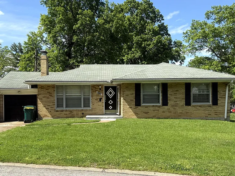9221 Waldorf Dr — Photo 1