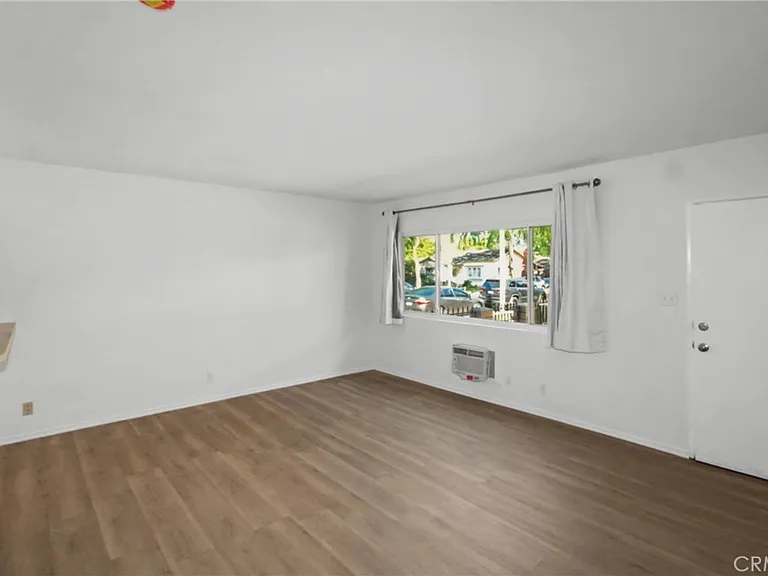 1010 E 32nd St #A — Photo 3