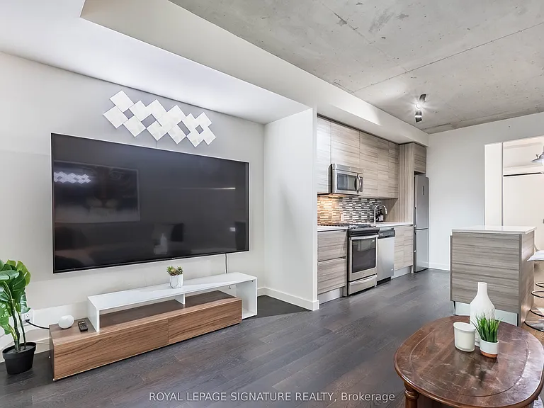 111 Bathurst St #318 — Photo 5