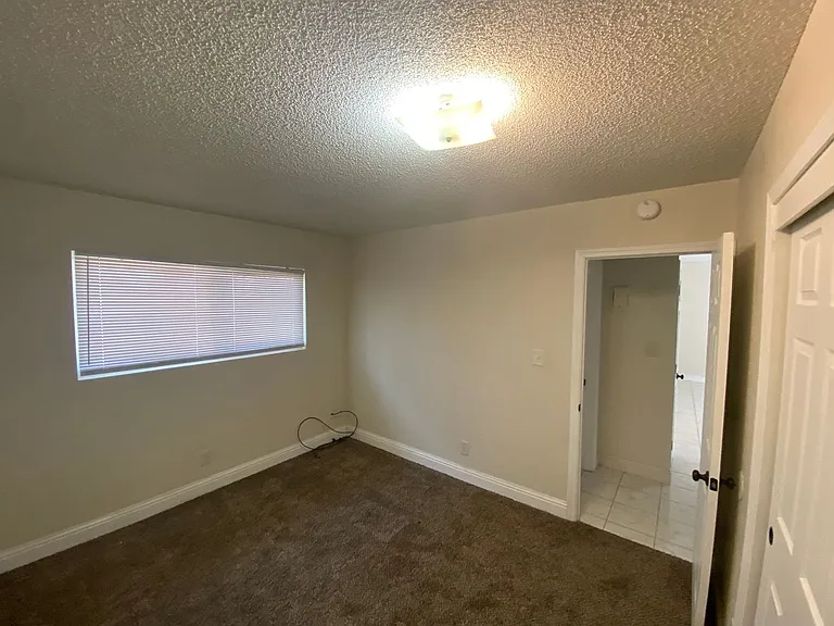 412 Ford St — Photo 6