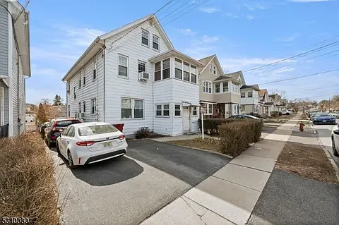 4 bed, 1700 sqft, $5,500 — Photo 2