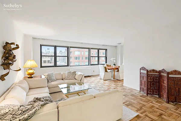 Sold by Sotheby's International Realty | media 9
