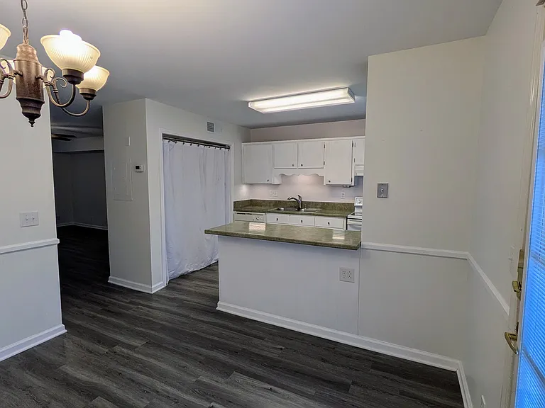 510 Basswood Ave #4 — Photo 6