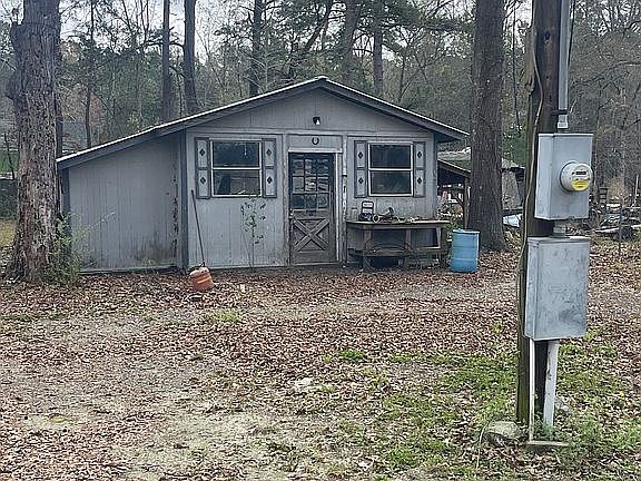 3rd image of 151 Dantzler Ln