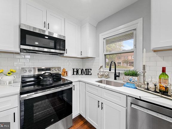 3rd image of 37 Blackwell Ln