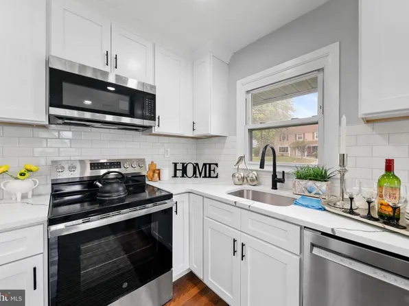 37 Blackwell Ln, Willingboro, NJ 08046