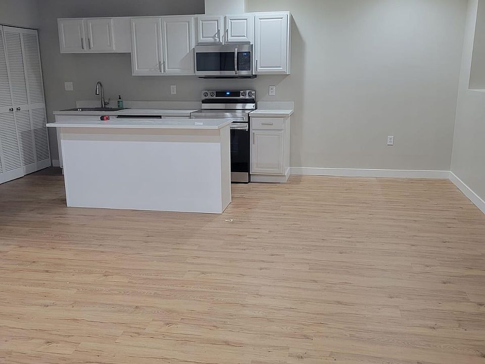 1st image of 3807 W Lake Sammamish Pkwy NE
