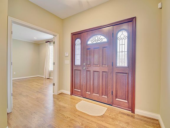 4th image of 882 Winterhaven Ct