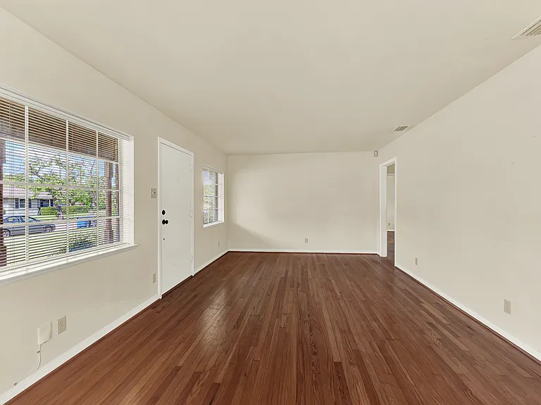3982 Cortez Dr — Photo 4