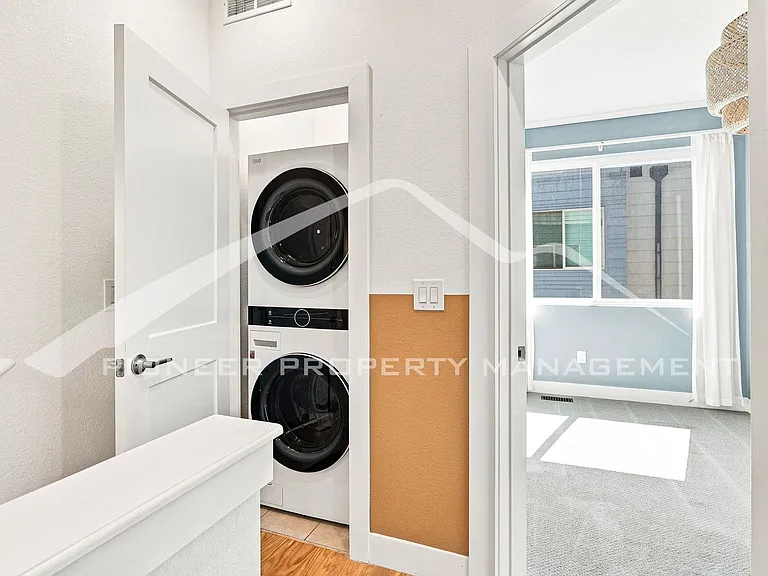 940 Navajo St — Photo 22