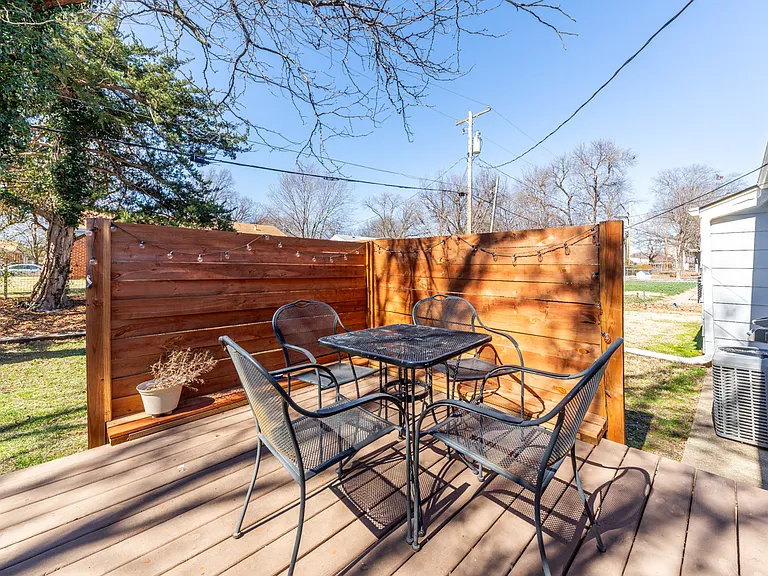 1515 Jarvis Dr — Photo 17