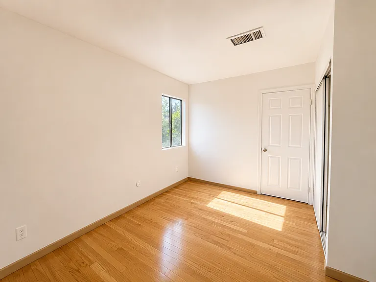 324 Harding Ave — Photo 4