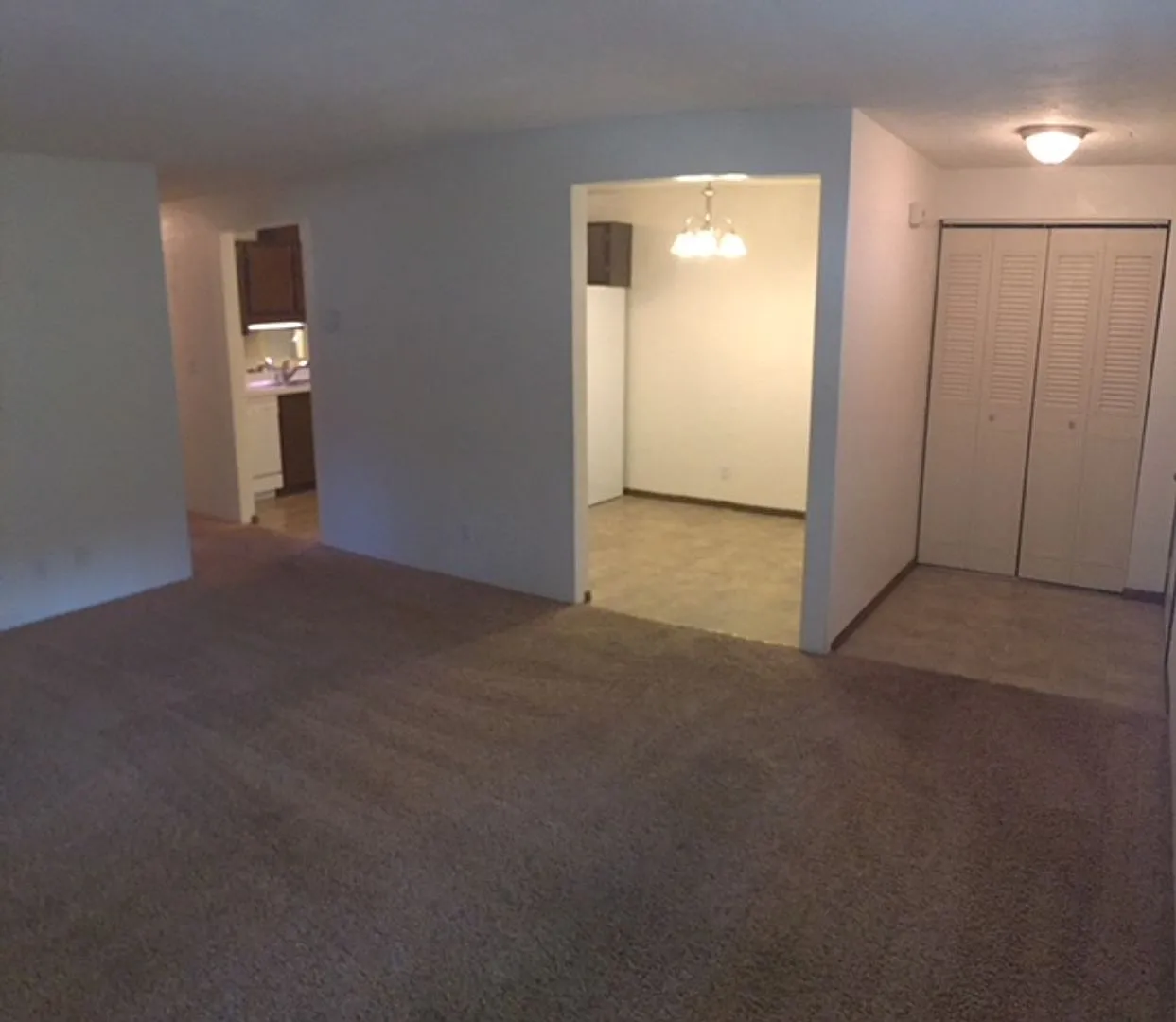South Crest Apartments — Photo 4