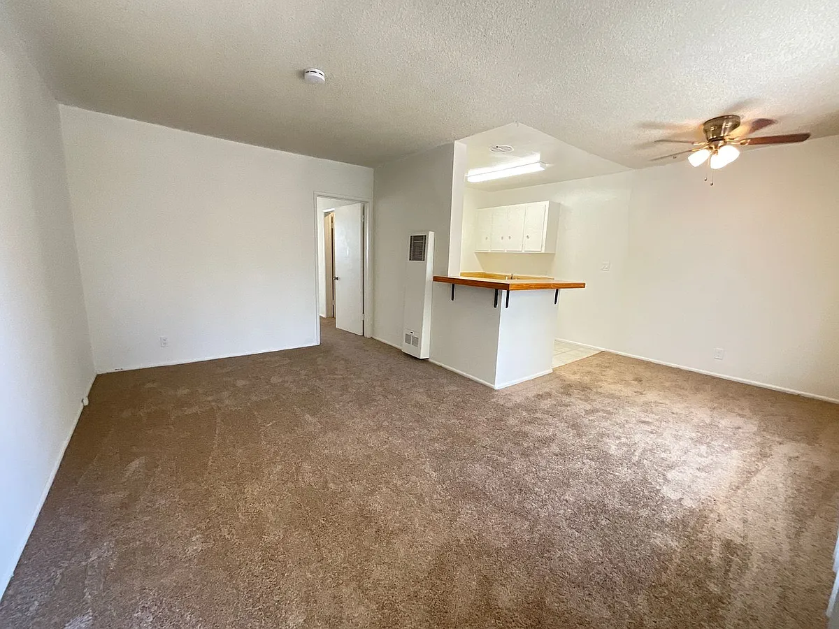 Building Photo - Whiting2031-2037