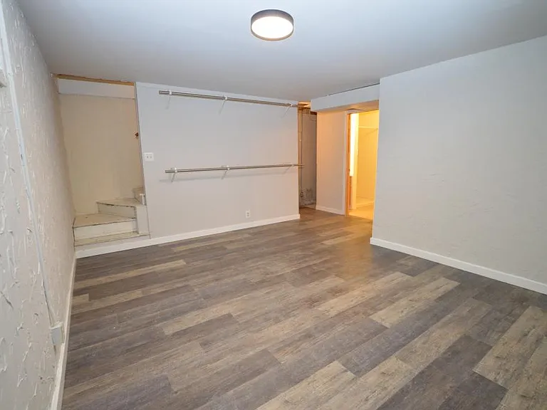 100 Clover Ct — Photo 7