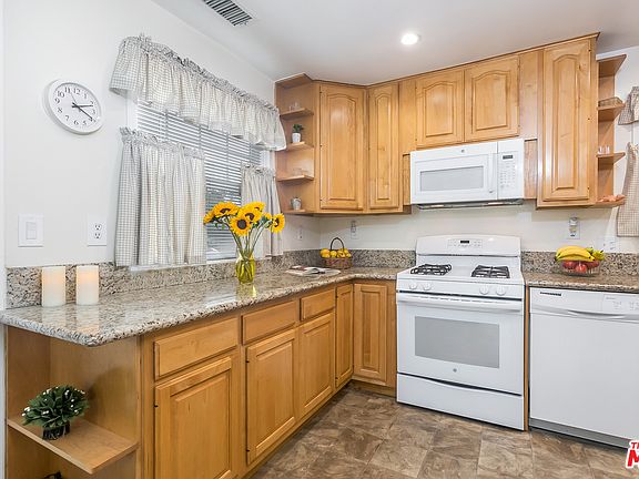4th image of 11323 Havelock Ave