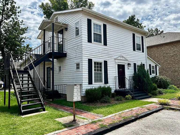 731 Jenkins Ave #B — Photo 2