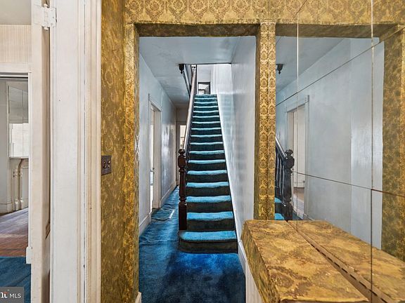 2nd image of 712 4th St SE