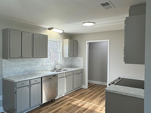 4th image of 715 Creekridge Dr