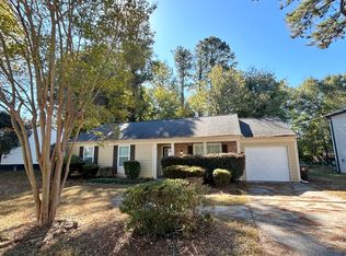 3095 Berkshire Manor Dr, Alpharetta, GA 30022
