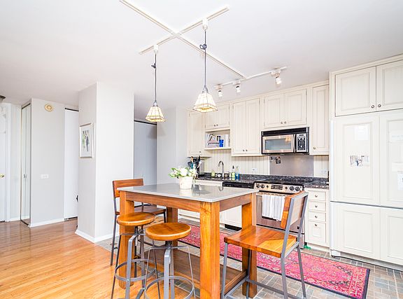 3rd image of 535 N Michigan Ave APT 2408