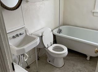 334 3rd Ave S APT 3, Clinton, IA 52732