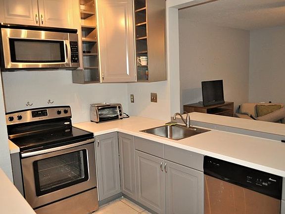 4th image of 2304 Brigadoon Dr