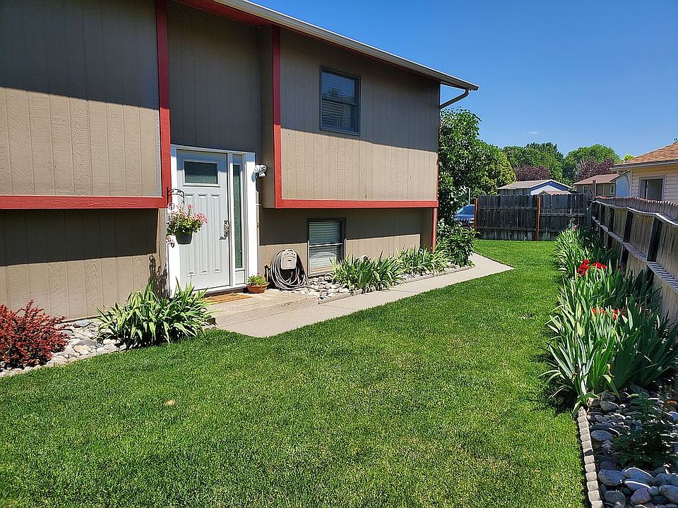 1st image of 3927 Cambridge Dr