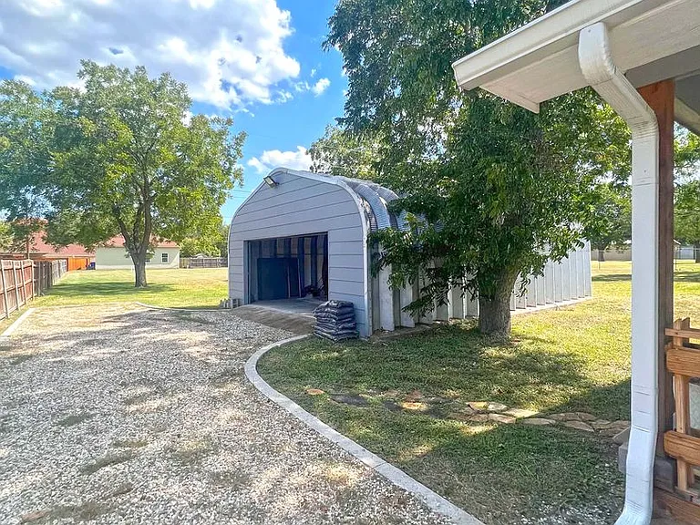 620 Bosque Ln — Photo 5