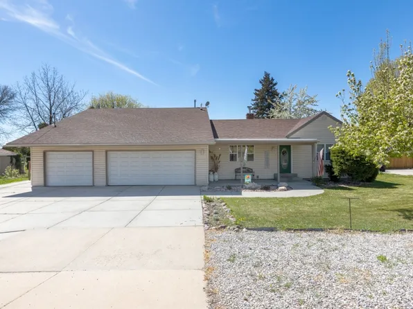 2017 N 2000 W, Farr West, UT 84404