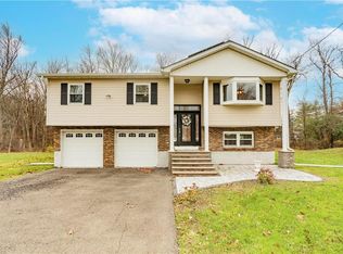 125 Fletcher Dr N, Newburgh, NY 12550
