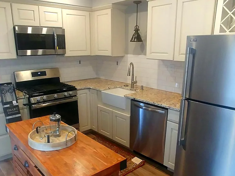 1208 Orchard St — Photo 3