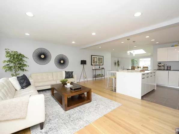 28 Godwin Ave, Fair Lawn, NJ 07410