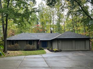 66 Westbrook Dr, Batesville, IN