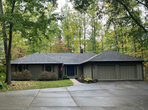 66 Westbrook Dr, Batesville, IN 47006