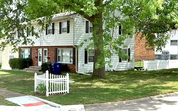 3 bed, 2.0 bath, 1100 sqft, $1,000 — Photo 3