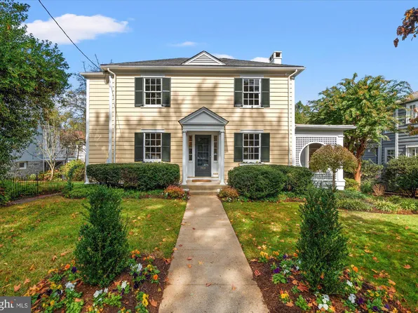 3809 Kanawha St NW, Washington, DC 20015