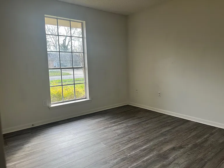 16749 Dahlgren Ave — Photo 7